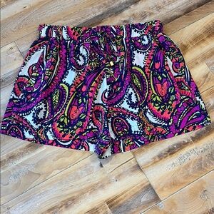 Alice & Trixie Vibrant Paisley Women's Shorts size me